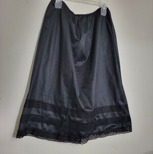 Patricia Lingerie sleepwear Half slip with lace trim Black in Size Medium